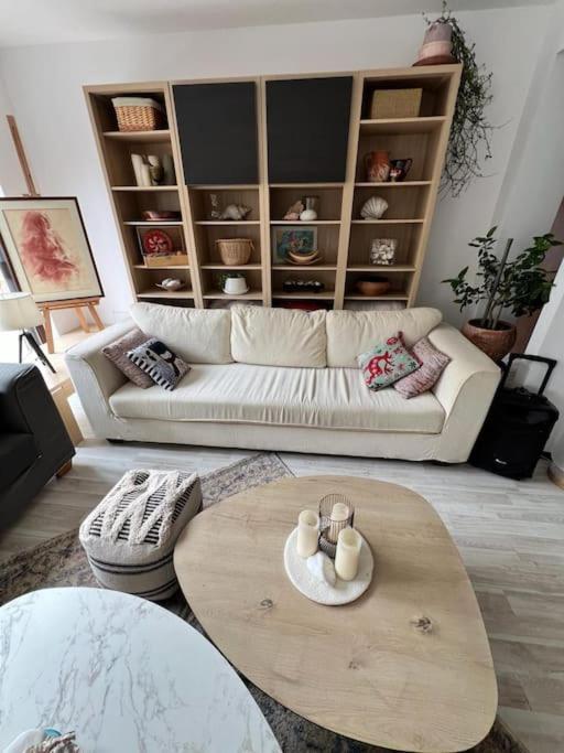 Kazanlak Large Guest House Apartment Near The Center With Full Kitchen & Dining Room, King Beds, Garden Patio, Free Parking & Self Check-In エクステリア 写真