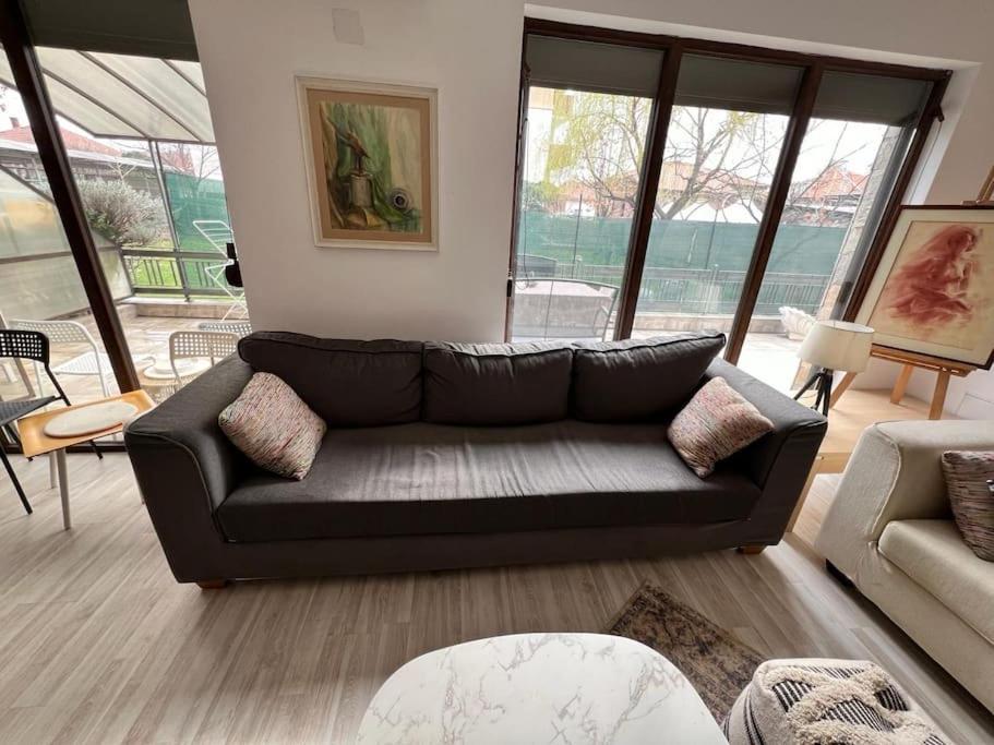 Kazanlak Large Guest House Apartment Near The Center With Full Kitchen & Dining Room, King Beds, Garden Patio, Free Parking & Self Check-In エクステリア 写真
