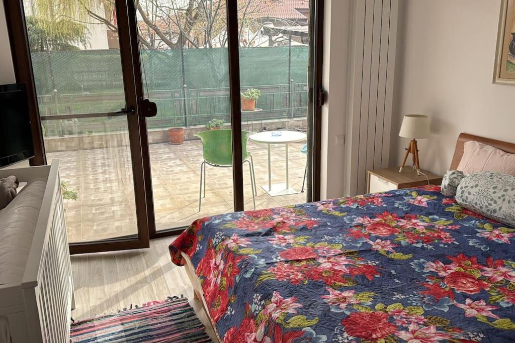 Kazanlak Large Guest House Apartment Near The Center With Full Kitchen & Dining Room, King Beds, Garden Patio, Free Parking & Self Check-In エクステリア 写真