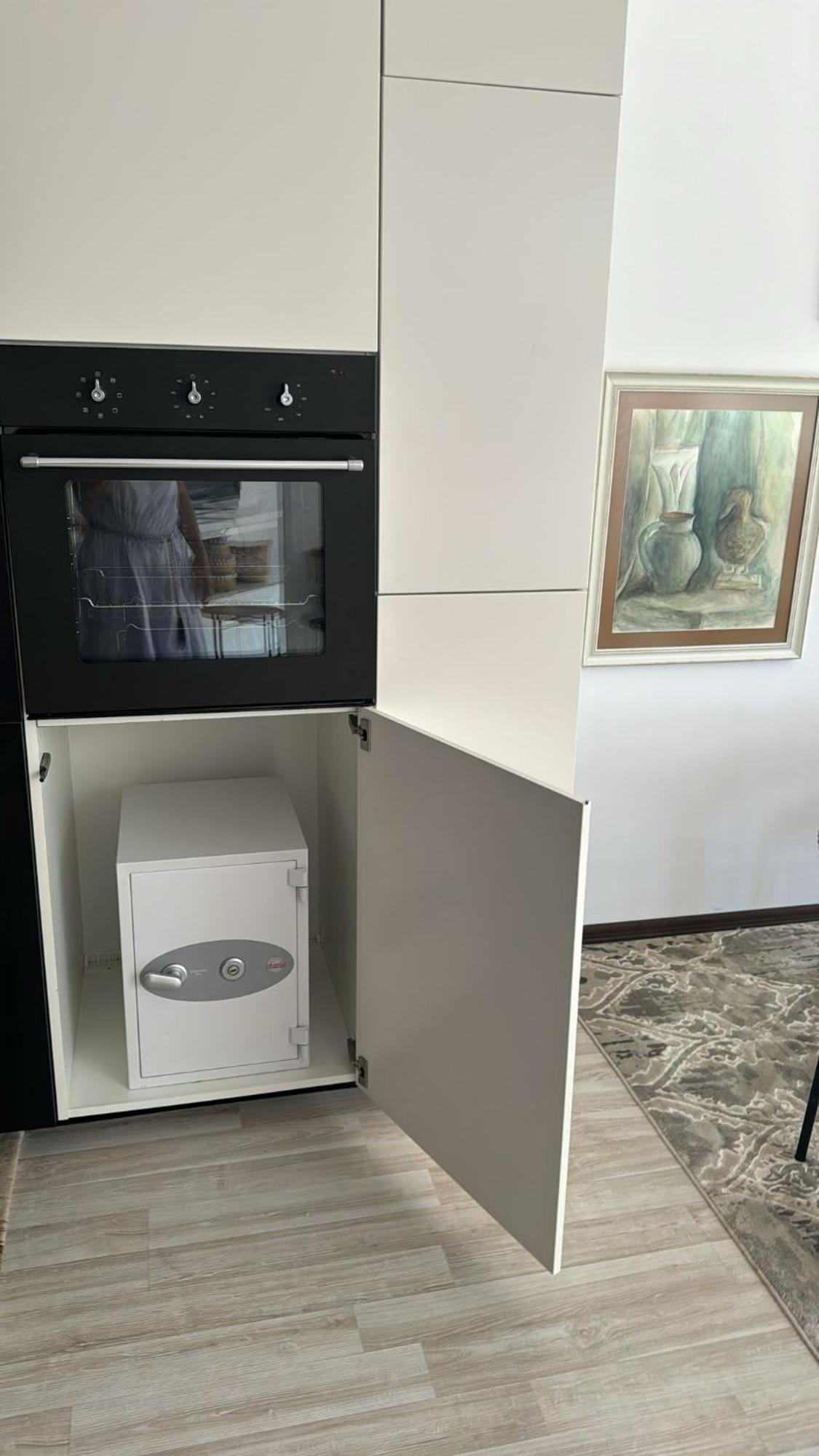 Kazanlak Large Guest House Apartment Near The Center With Full Kitchen & Dining Room, King Beds, Garden Patio, Free Parking & Self Check-In エクステリア 写真