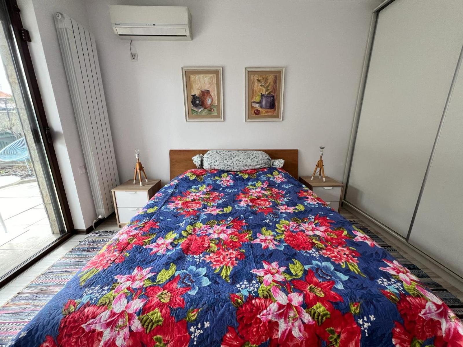 Kazanlak Large Guest House Apartment Near The Center With Full Kitchen & Dining Room, King Beds, Garden Patio, Free Parking & Self Check-In エクステリア 写真